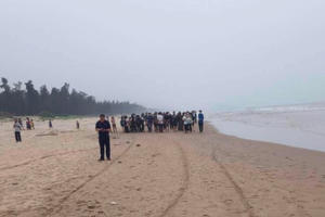 Hà Tĩnh: Tìm thấy thi thể thứ 3 trong vụ học sinh đuối nước khi tắm biển