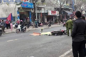 Quảng Ninh: Tự ngã văng ra đường bị tô tô đâm tử vong
