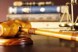 Sẽ không còn cán bộ 'dính chàm' đứng ngoài vòng pháp luật'?