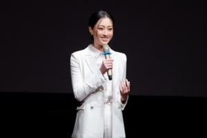 Lương Thùy Linh diễn thuyết bằng tiếng Anh trên sân khấu Bill Gates từng xuất hiện