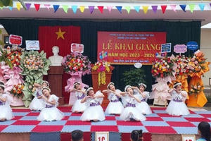 Hơn 900.000 học sinh Nghệ An chính thức bước vào năm học mới