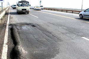 “Lời hứa” của Bộ trưởng Nguyễn Văn Thể về sửa mặt cầu Thăng Long