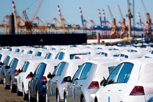 Ô tô tồn kho nhiều vô kể, đẩy hàng cũ ế, ém xe đời mới Ô tô tồn kho nhiều vô kể, đẩy hàng cũ ế, ém xe đời mới