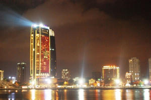 Đà Nẵng: Thí điểm thay thế hệ thống chiếu sáng công cộng bằng đèn LED Đà Nẵng: Thí điểm thay thế hệ thống chiếu sáng công cộng bằng đèn LED