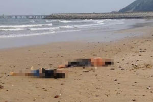 Nghệ An: Đi tắm biển, 2 nữ sinh THCS đuối nước tử vong