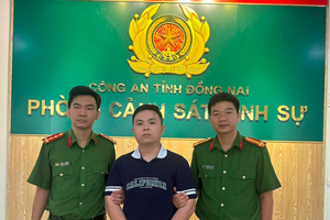 Bắt giữ đối tượng quay video, chụp hình sai phạm để tống tiền