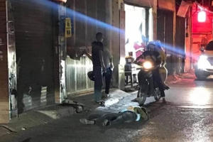 Không chấp nhận lời chia tay, người đàn ông nổi điên dùng dao đâm bạn gái nhiều nhát