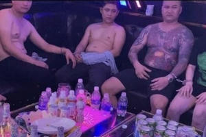Phú Thọ: Bắt quả tang nhóm nam, nữ thanh niên sử dụng ma tuý trong quán karaoke