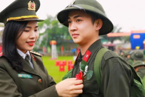 1.500 tân binh Hà Tĩnh lên đường tòng quân 1.500 tân binh Hà Tĩnh lên đường tòng quân