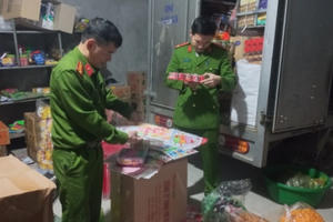 Hà Tĩnh: Phát hiện hơn 200kg bánh kẹo không rõ nguồn gốc Hà Tĩnh: Phát hiện hơn 200kg bánh kẹo không rõ nguồn gốc