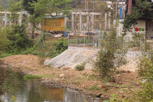 UBND TP Hà Nội yêu cầu xử lý tình trạng xây dựng, lấp Suối Cò gây ngập lụt cho dân