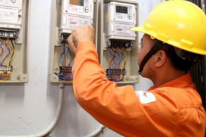 Slide - Điểm tin thị trường: Tác động từ tăng lương, giá điện và xăng dầu đẩy CPI tăng