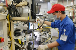 Tháo gỡ nguy cơ đứt gãy thị trường lao động