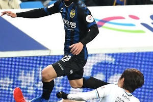 Báo Hàn: Công Phượng đập tan lời đồn đến K-League để... làm màu