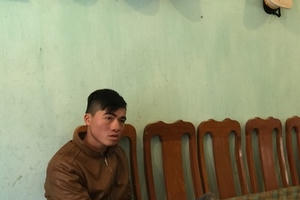 Lạng Sơn: Xích mích trong quán hát, cán bộ quân đội bị đâm trọng thương