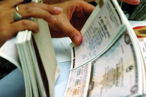 Phát triển thị trường trái phiếu cả bề rộng lẫn chiều sâu Phát triển thị trường trái phiếu cả bề rộng lẫn chiều sâu