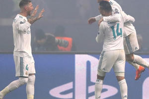 Ronaldo lập công, Real tiến thẳng vào tứ kết Champions League