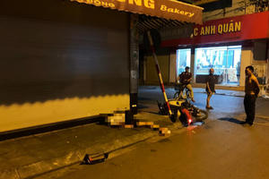 Xe tải đi ngược chiều đâm trúng vợ chồng trẻ, người vợ đang mang bầu tử vong