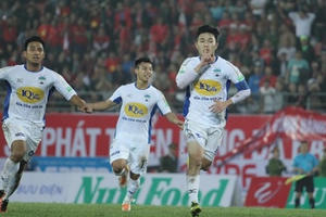 Thầy Park ưu ái quân bầu Đức: Con dao hai lưỡi!