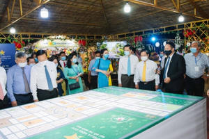 KITA Group tài trợ 6 tỷ cho đường hoa lớn nhất khu vực miền Tây KITA Group tài trợ 6 tỷ cho đường hoa lớn nhất khu vực miền Tây