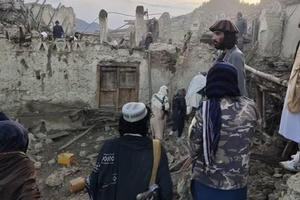 Video: Cảnh tượng tan hoang vì động đất Afghanistan, số người chết vượt quá 1.000