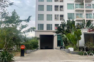 Người phụ nữ rơi từ tầng cao tòa nhà chung cư xuống đất tử vong