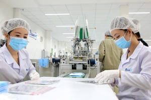 Bị Covid-19 “tra tấn”, hàng loạt doanh nghiệp phải cho nhân viên nghỉ việc