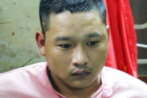 Khánh Hòa: Nam thanh niên đuổi chém mẹ vì ảo tưởng vợ con bị bắt cóc