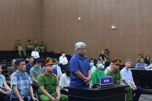 Cựu Tổng cục trưởng Bộ Tài nguyên và Môi trường lĩnh án 5 năm tù Cựu Tổng cục trưởng Bộ Tài nguyên và Môi trường lĩnh án 5 năm tù