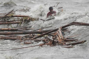 Siêu bão Mangkhut càn quét, làm đảo lộn cuộc sống của người dân Philippines
