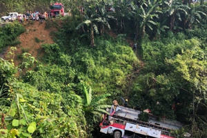 Vụ xe khách lao xuống vực ở Cao Bằng: Tạm giữ tài xế lái xe để điều tra