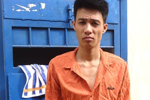 Yêu râu xanh bị bắt khi đang ngủ bên cạnh phòng của nạn nhân