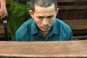 Hoãn phiên tòa với bị cáo bắt ông Huỳnh Văn Nén “ở tù thay” Hoãn phiên tòa với bị cáo bắt ông Huỳnh Văn Nén “ở tù thay”