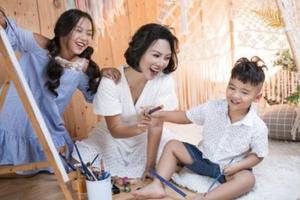 Thái Thuỳ Linh cùng 2 con của mình vừa ra mắt MV "Hợp đồng mẫu tử"