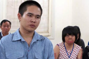 18 năm tù cho người chồng đốt vợ khiến dư luận phẫn uất