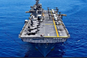 Tàu sân bay - đổ bộ tấn công đầu tiên của Trung Quốc được hạ thủy Tàu sân bay - đổ bộ tấn công đầu tiên của Trung Quốc được hạ thủy