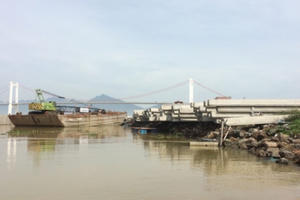 Nguy cơ vỡ bờ kè Bến du thuyền Marina Complex trong mùa mưa bão!?