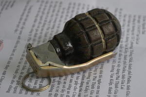 Thủ lựu đạn đi buôn “cái chết trắng”