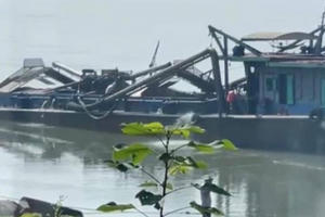 Bắt giam 4 đối tượng khai thác cát trái phép trên sông Đà