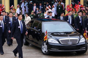 12 "lá chắn sống" bảo vệ ông Kim Jong-un tại Việt Nam