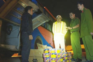 Đắk Lắk: Xe khách vận chuyển hơn 1 tạ pháo hoa trái phép