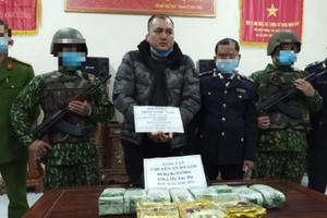 Hà Tĩnh: Bắt giữ đối tượng vận chuyển ma túy số lượng lớn qua cửa khẩu