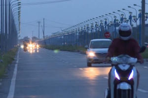 Hà Nội: Nghịch lý đường nghìn tỷ nhưng không có đèn chiếu sáng Hà Nội: Nghịch lý đường nghìn tỷ nhưng không có đèn chiếu sáng