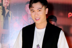 Hồ Việt Trung bán đất để làm phim ca nhạc tiền tỷ