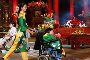 "Hoa Phù Dung " - Điểm nhấn đặc biệt của Lễ Hội Áo Dài