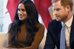 Vợ chồng Hoàng tử nước Anh thành... dân thường