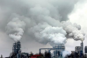 Hơn 20 học sinh cấp cứu do khí thải của nhà máy thép