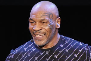Ở tuổi 18, Mike Tyson đã thể hiện "sự khát máu" đáng sợ như thế nào?
