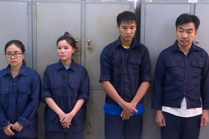 4 cán bộ Hải quan bị khởi tố về tội “nhận hối lộ”