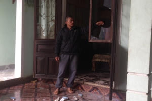 Mâu thuẫn làm ăn, nhóm côn đồ đập phá, doạ giết một gia đình